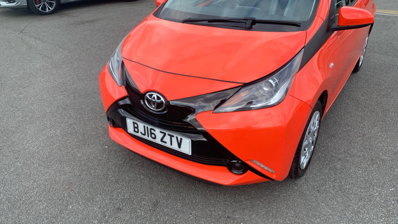 Toyota Aygo 1.0 VVT-i X-Play 5dr Petrol Hatchback